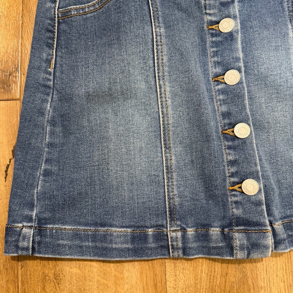 Sneak Peek Blue Denim Buttoned Skirt Size Small - Picture 5 of 14